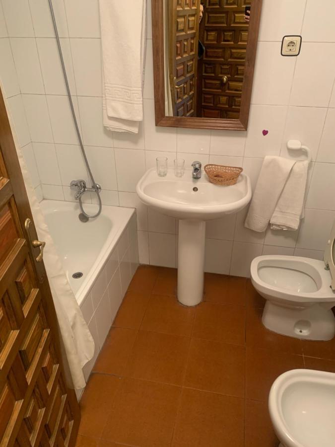 Hotel Restaurante Rio Cuervo Vega del Cadorno Eksteriør bilde