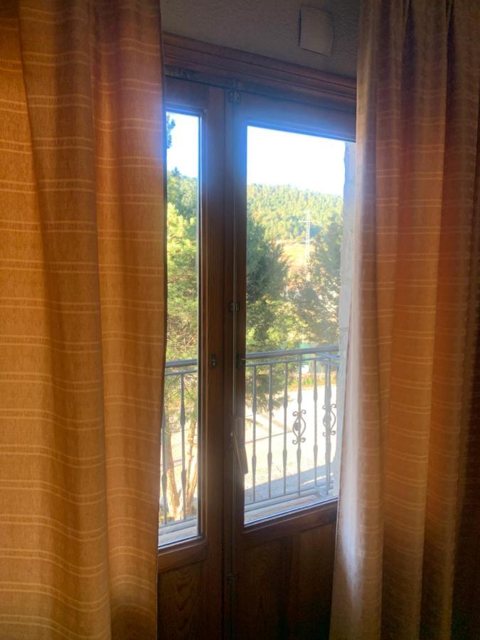 Hotel Restaurante Rio Cuervo Vega del Cadorno Eksteriør bilde