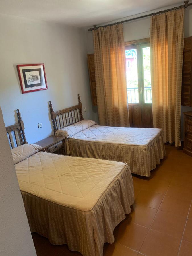 Hotel Restaurante Rio Cuervo Vega del Cadorno Eksteriør bilde