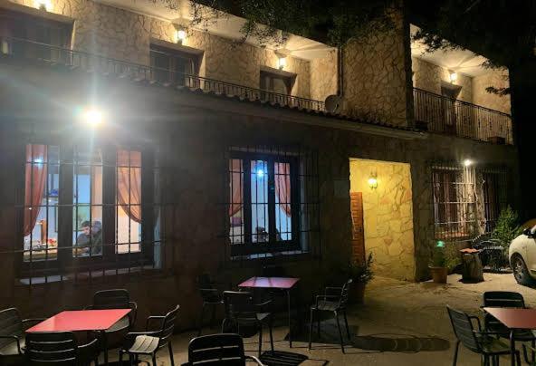 Hotel Restaurante Rio Cuervo Vega del Cadorno Eksteriør bilde