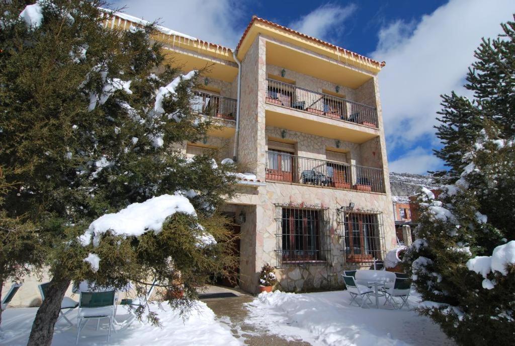 Hotel Restaurante Rio Cuervo Vega del Cadorno Eksteriør bilde