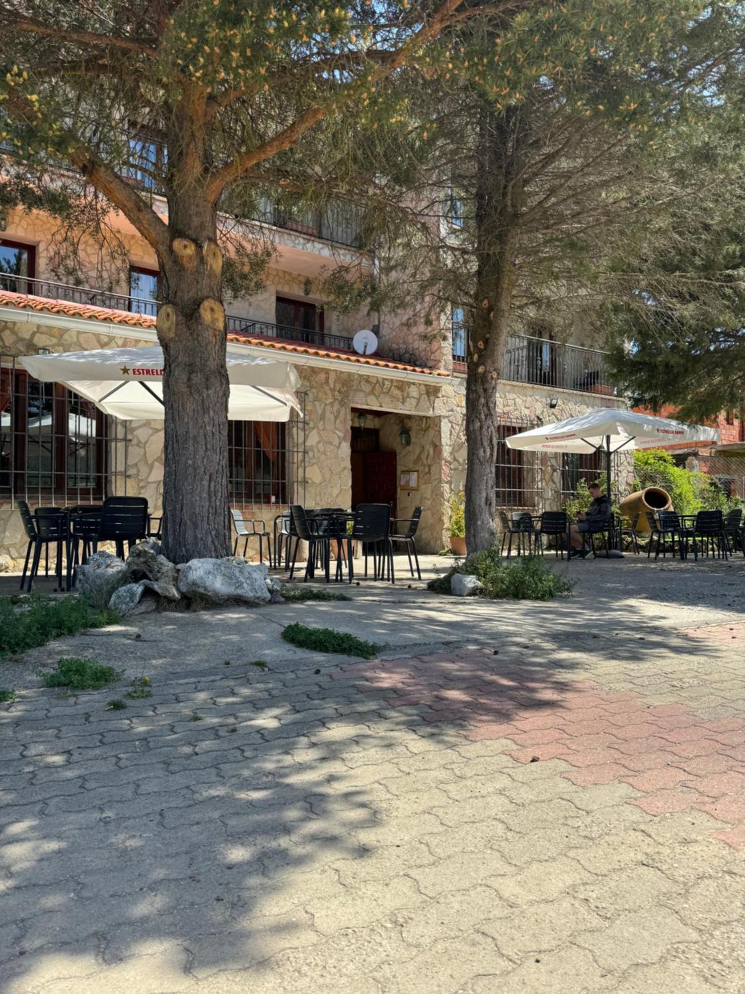 Hotel Restaurante Rio Cuervo Vega del Cadorno Eksteriør bilde