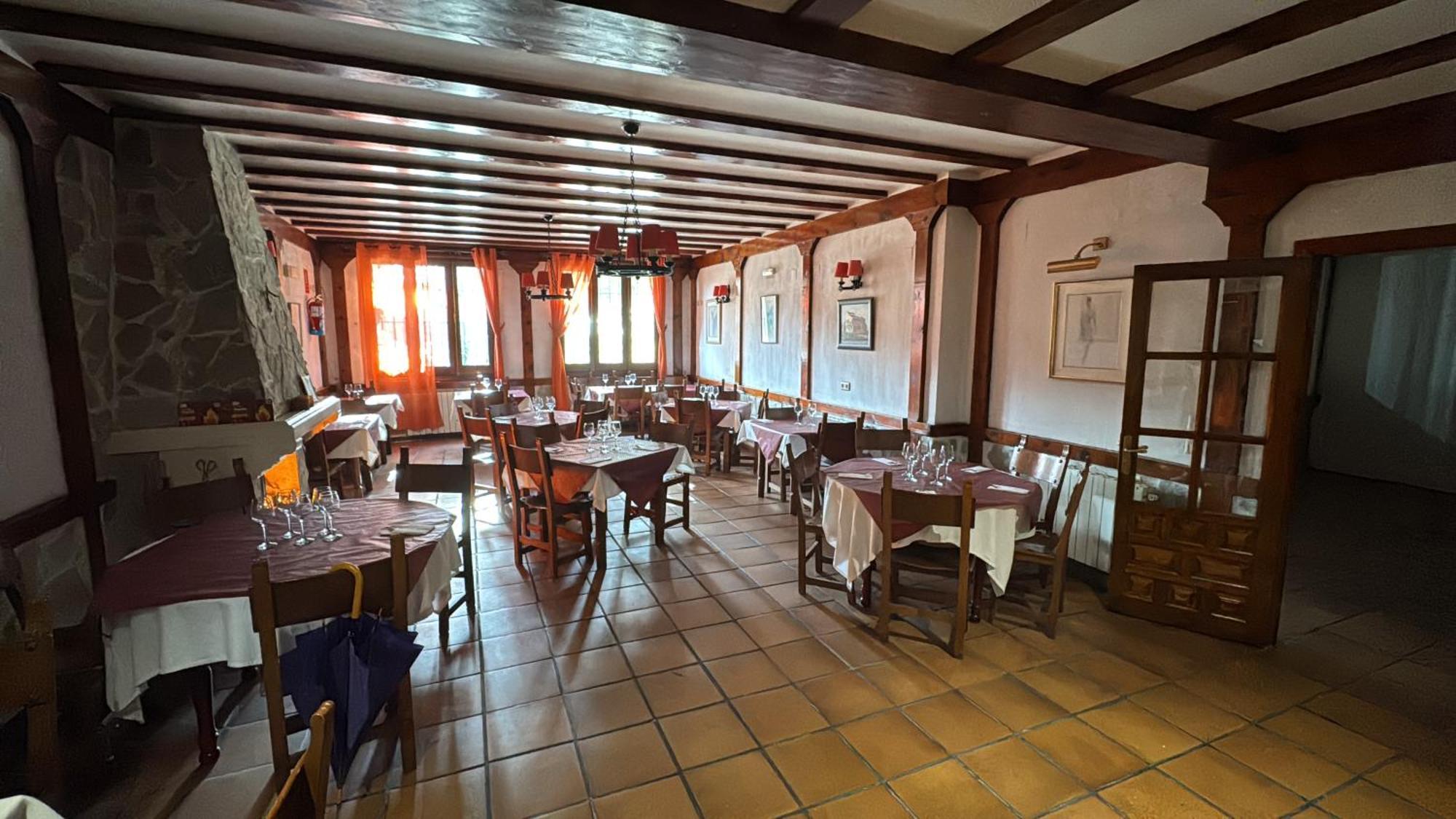 Hotel Restaurante Rio Cuervo Vega del Cadorno Eksteriør bilde