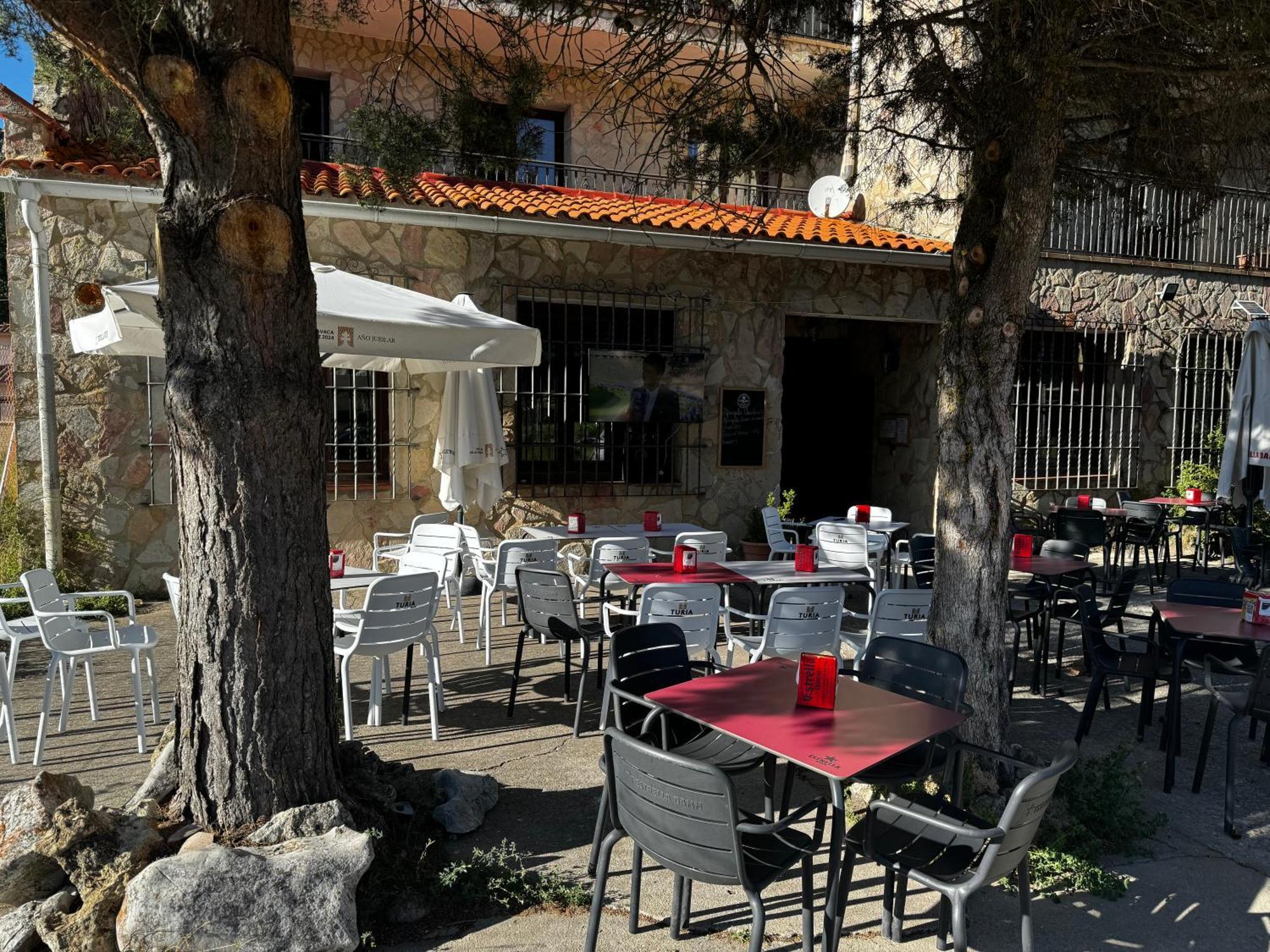 Hotel Restaurante Rio Cuervo Vega del Cadorno Eksteriør bilde